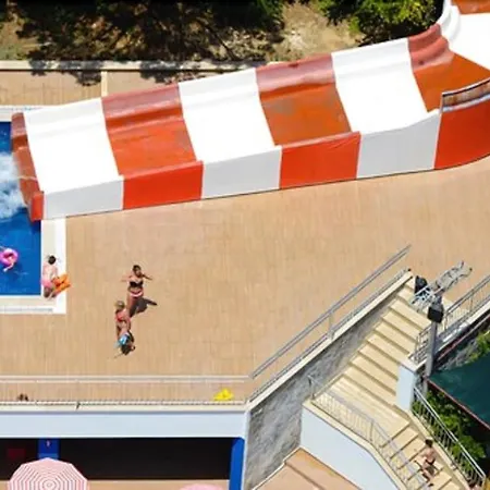 Waterplanet & Aquapark 오쿠르칼라르