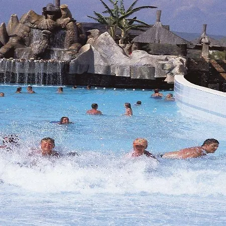 Waterplanet & Aquapark 酒店
